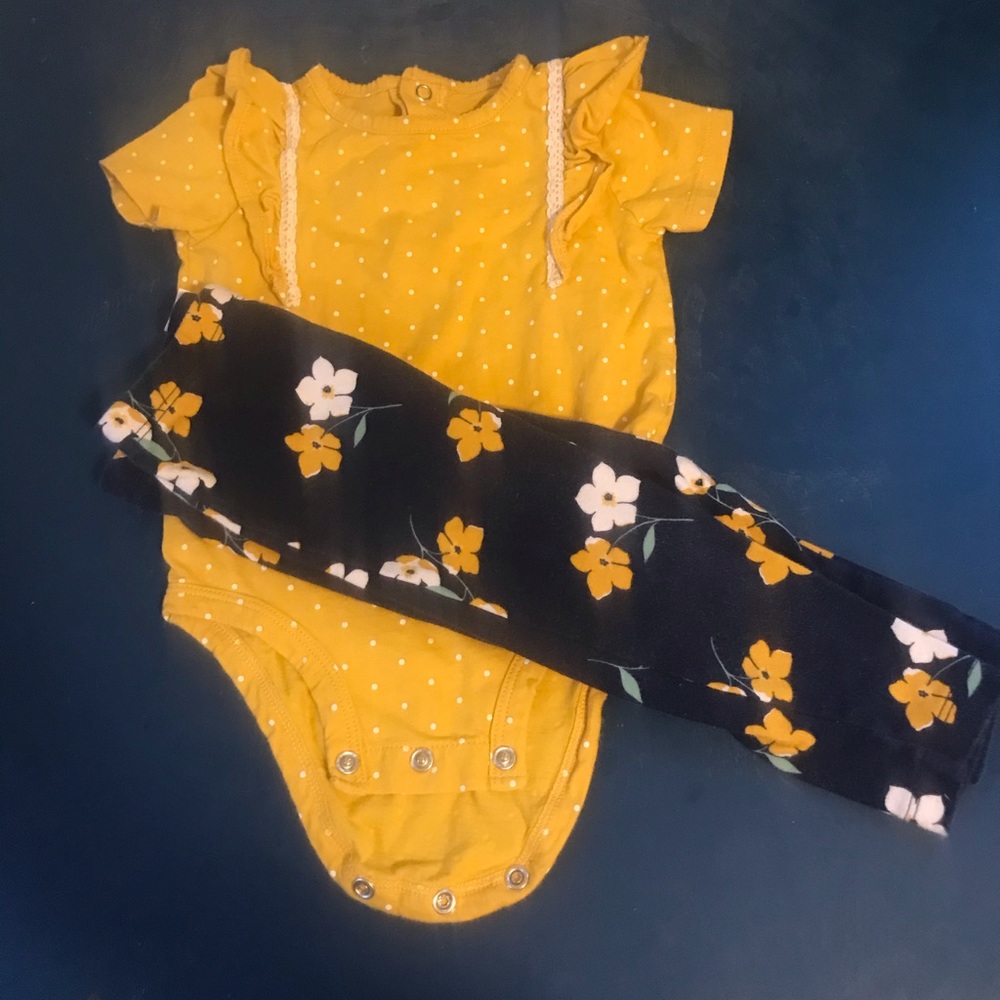 Short sleeve onesie with leggings